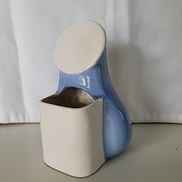 Vtg Madonna with Child Porcelain Planter 6.5" tall - Picture 6 of 10